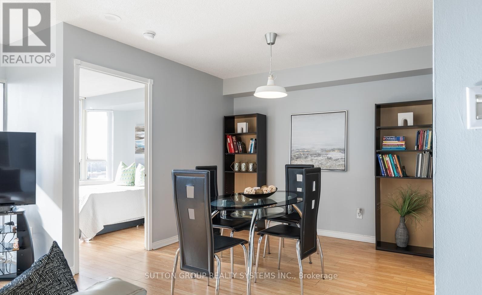 












1805 - 135 HILLCREST AVENUE

,
Mississauga (Cooksville),




Ontario
L5B4B1

