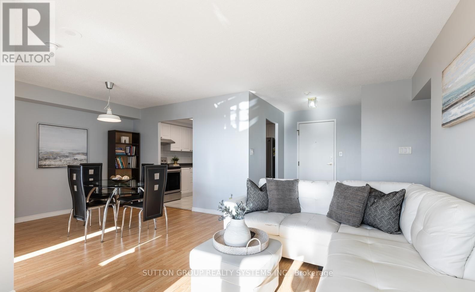 












1805 - 135 HILLCREST AVENUE

,
Mississauga (Cooksville),




Ontario
L5B4B1


