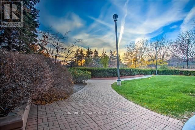 












1805 - 135 HILLCREST AVENUE

,
Mississauga (Cooksville),




Ontario
L5B4B1


