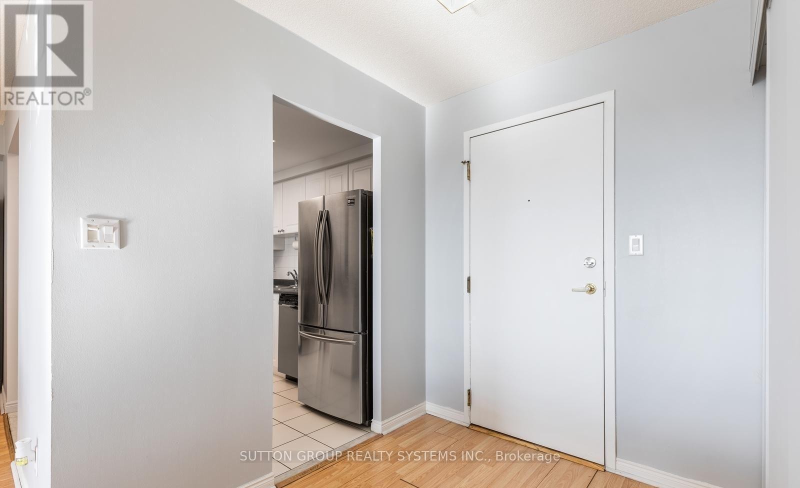 












1805 - 135 HILLCREST AVENUE

,
Mississauga (Cooksville),




Ontario
L5B4B1

