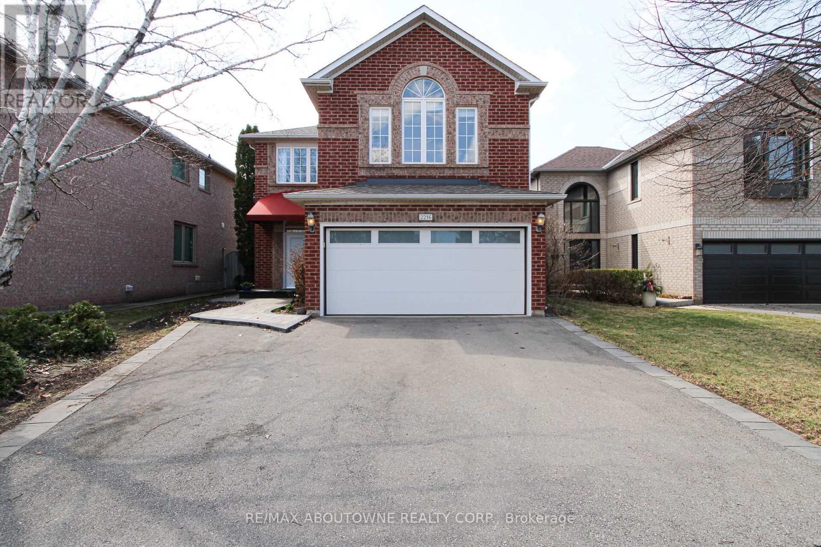 












2216 NORFOLK DRIVE

,
Oakville (RO River Oaks),




Ontario
L6H6H4

