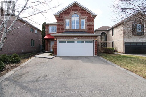 2216 Norfolk Dr, Oakville