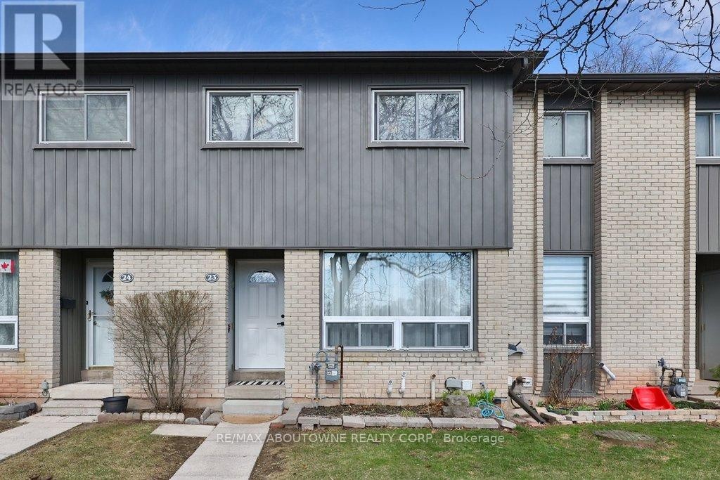 












23 - 1525 ELM ROAD

,
Oakville (CP College Park),




Ontario
L6H1W3

