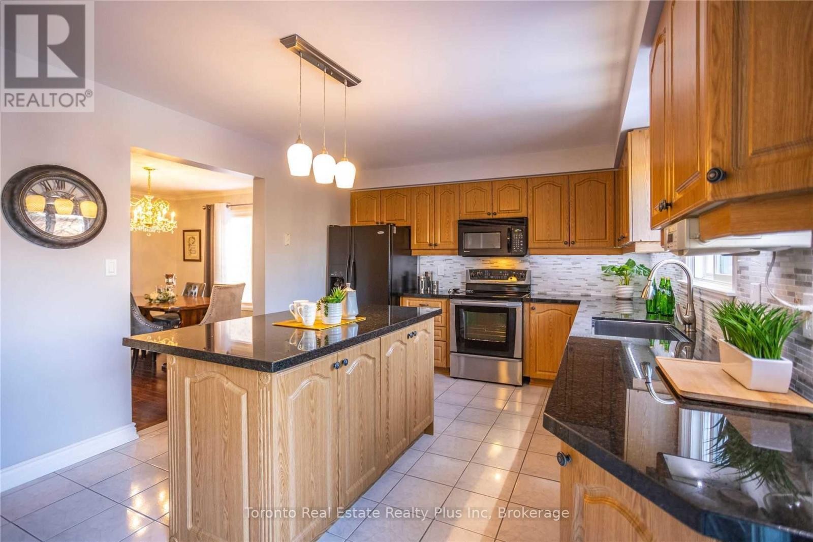 












48 NEWBURY CRESCENT

,
Brampton (Westgate),




Ontario
L6S5L6

