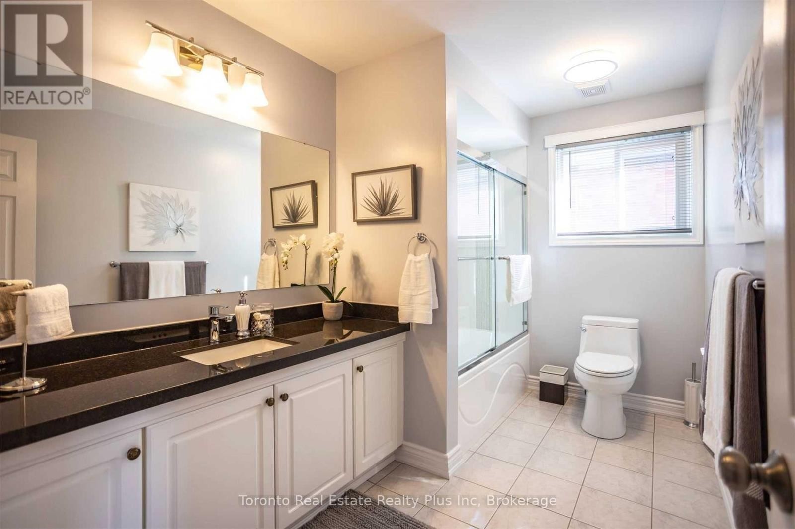 












48 NEWBURY CRESCENT

,
Brampton (Westgate),




Ontario
L6S5L6

