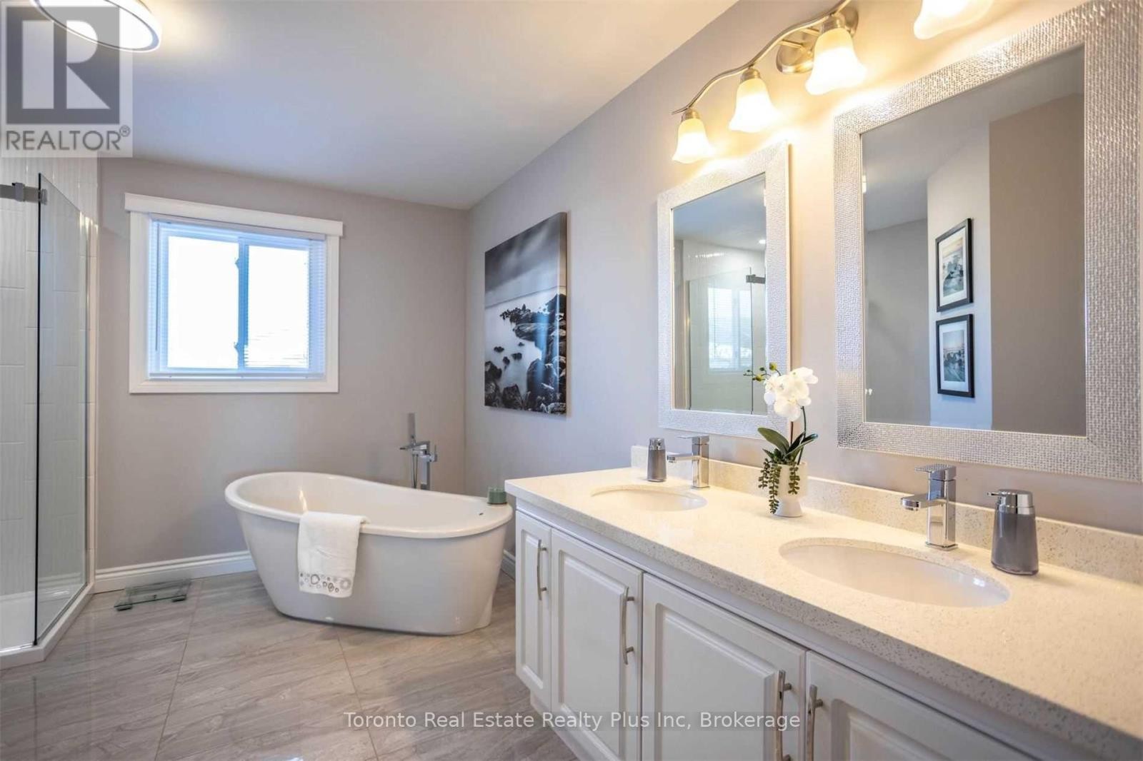 












48 NEWBURY CRESCENT

,
Brampton (Westgate),




Ontario
L6S5L6

