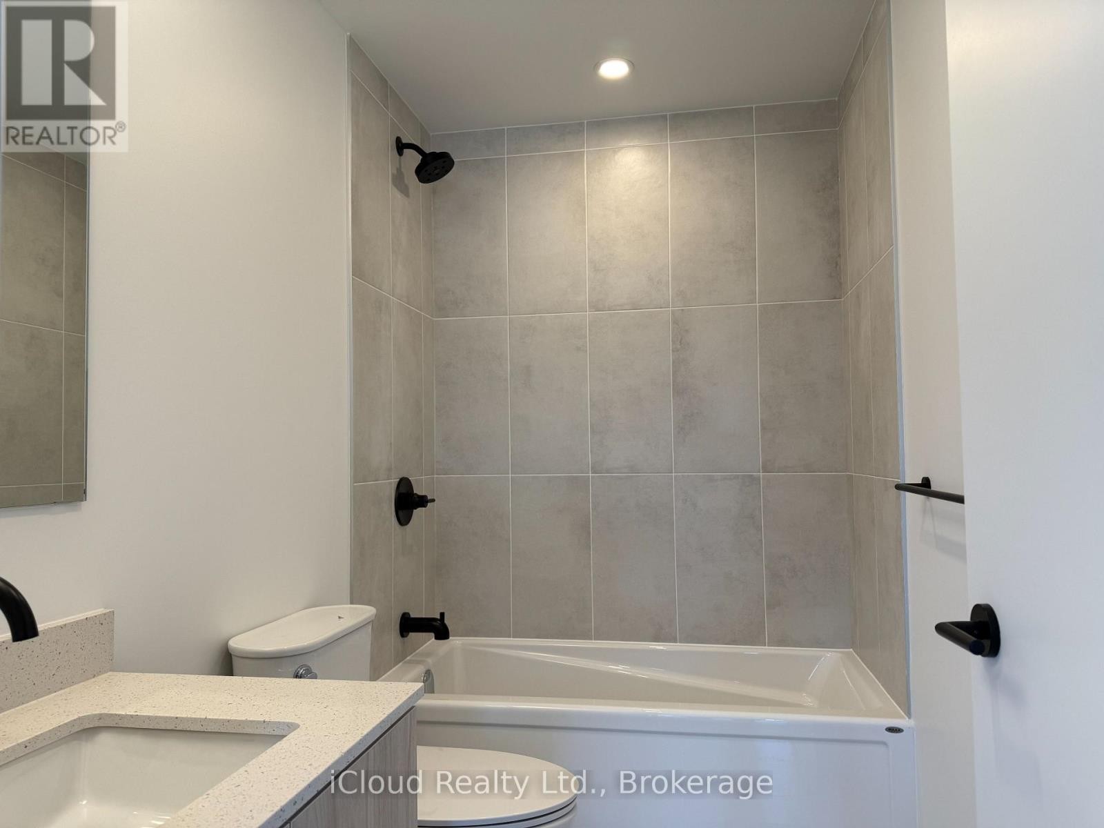 












211 - 4878 POWERS COMMON

,
Burlington (Appleby),




Ontario
L7M2B4

