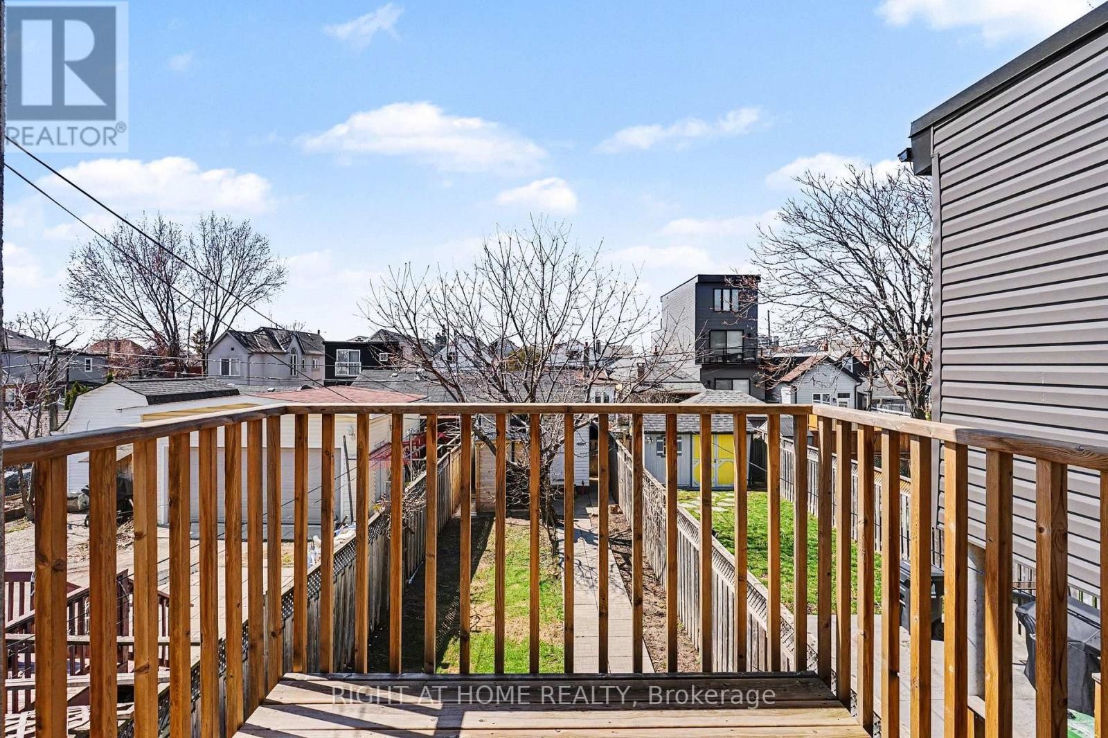 












174 ROSETHORN AVENUE

,
Toronto (Weston-Pellam Park),




Ontario
M6N3L4


