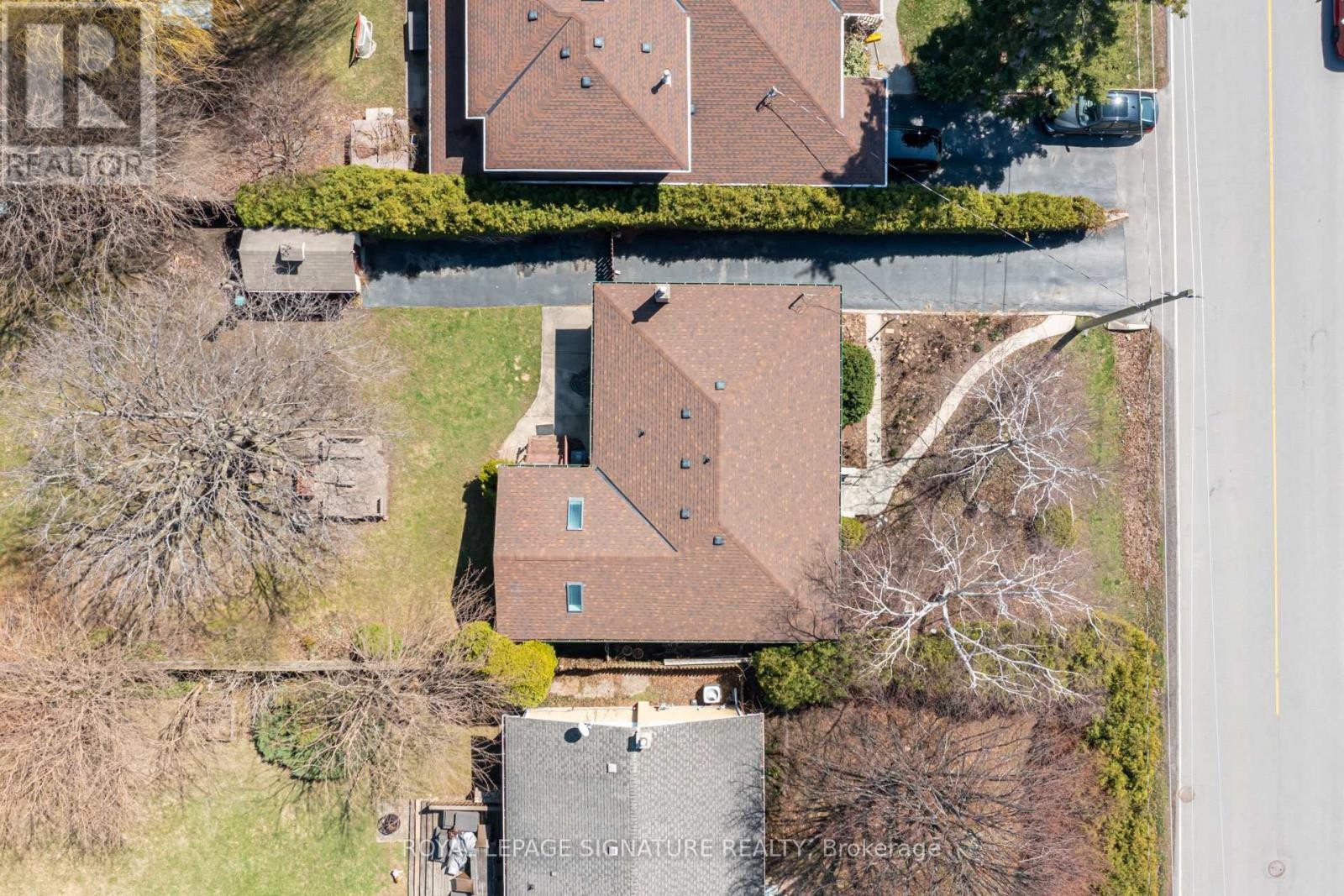 












411 MAPLEHURST AVENUE

,
Oakville (WO West),




Ontario
L6L4Y3

