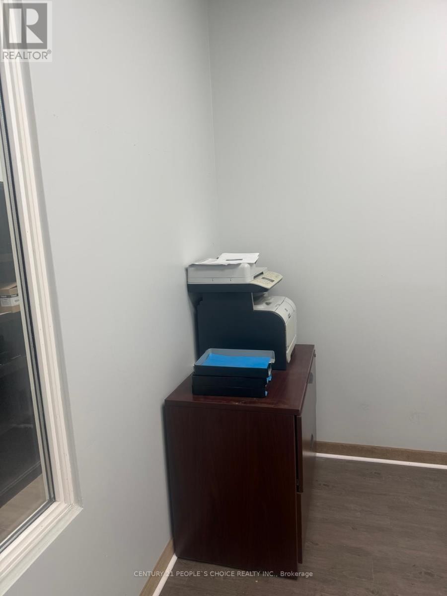 












26 B - 5250 SATELLITE DRIVE

,
Mississauga (Airport Corporate),




Ontario
L4W5G5

