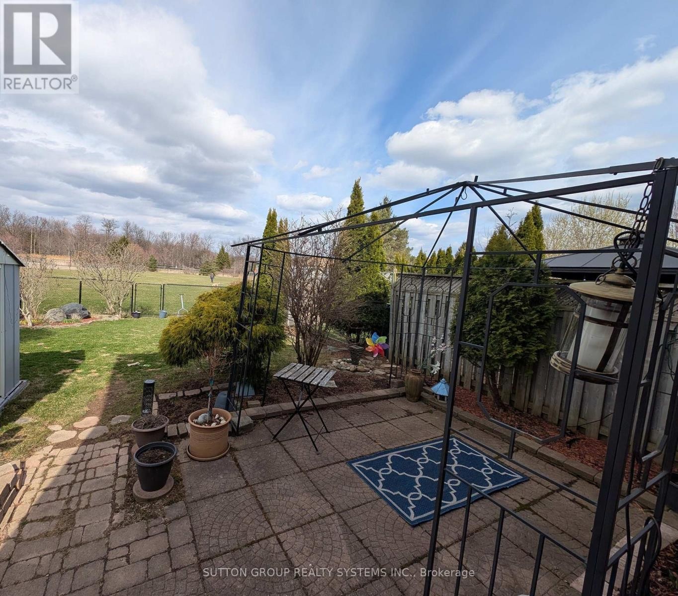 












1411 TOBYN DRIVE

,
Burlington (Tansley),




Ontario
L7M4V7

