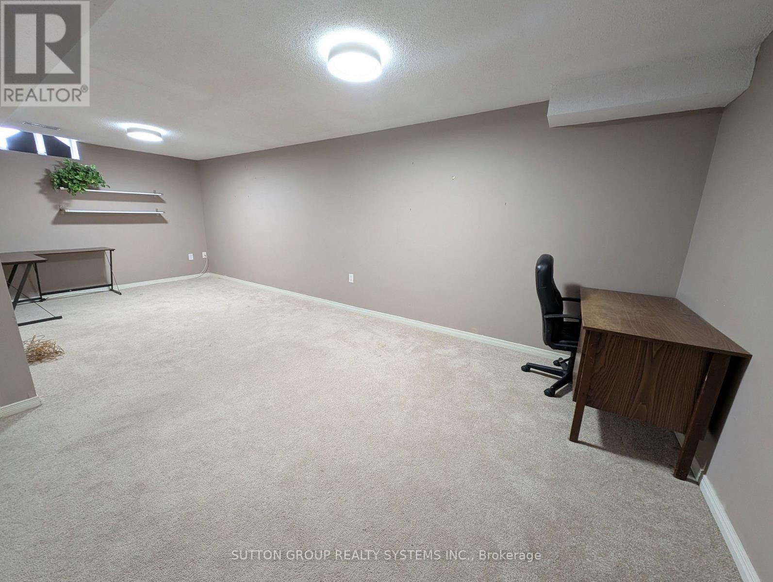 












1411 TOBYN DRIVE

,
Burlington (Tansley),




Ontario
L7M4V7

