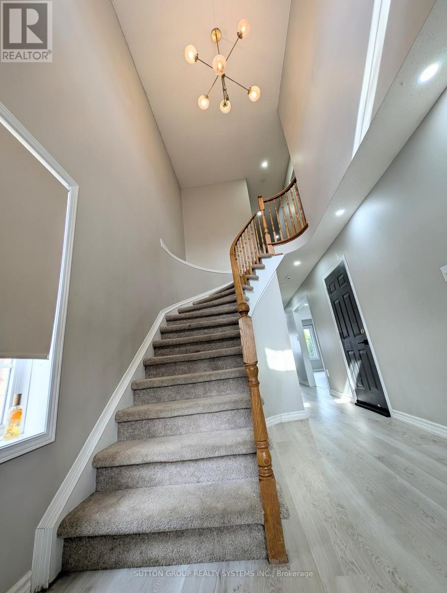 












1411 TOBYN DRIVE

,
Burlington (Tansley),




Ontario
L7M4V7

