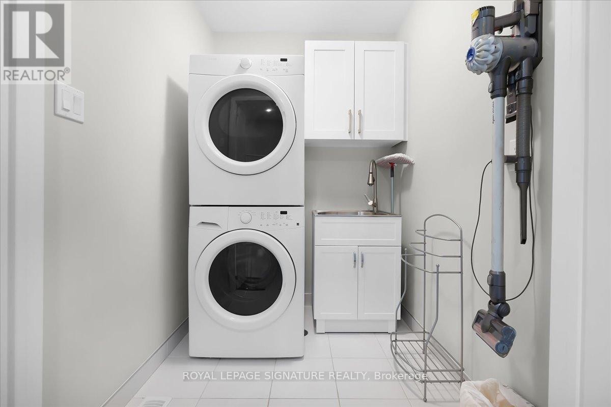 












19 - 3042 CREEKSHORE COMMON

,
Oakville (GO Glenorchy),




Ontario
L6M0Y6

