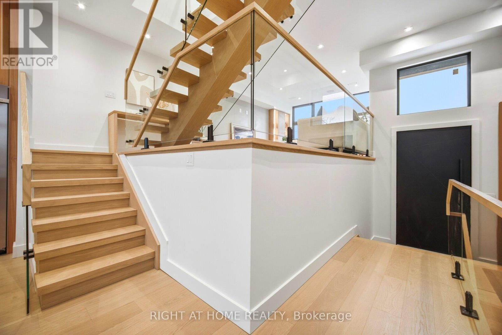 












287 VALERMO DRIVE

,
Toronto (Alderwood),




Ontario
M8W2L2

