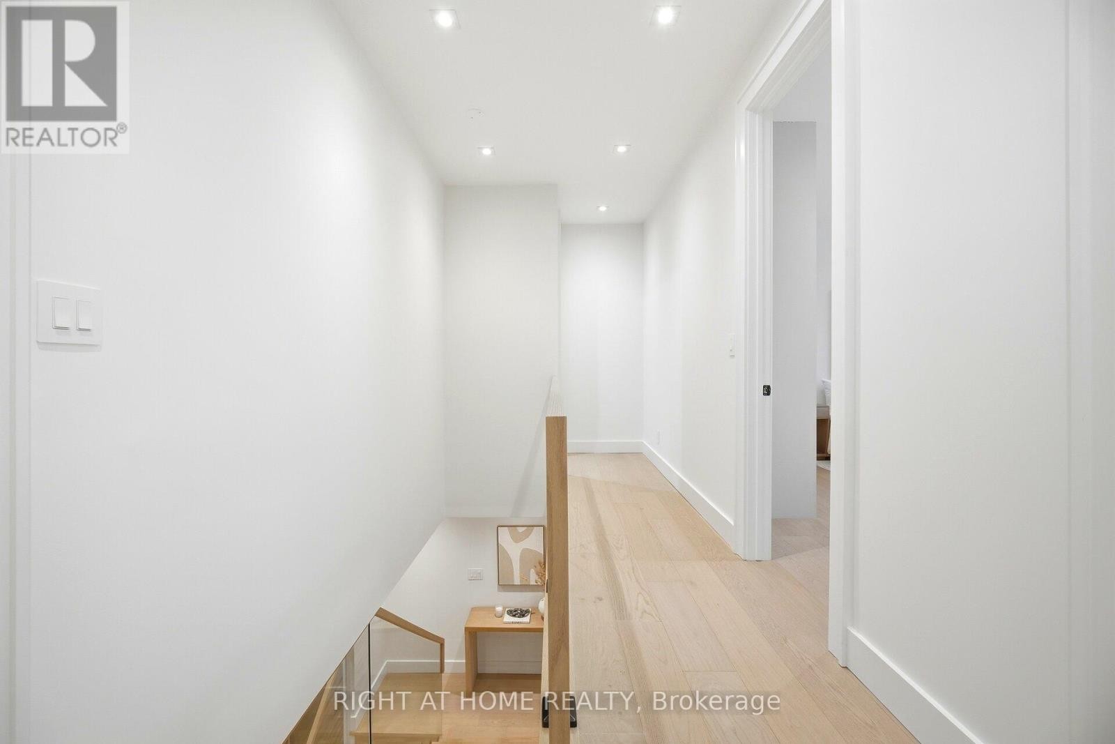 












287 VALERMO DRIVE

,
Toronto (Alderwood),




Ontario
M8W2L2

