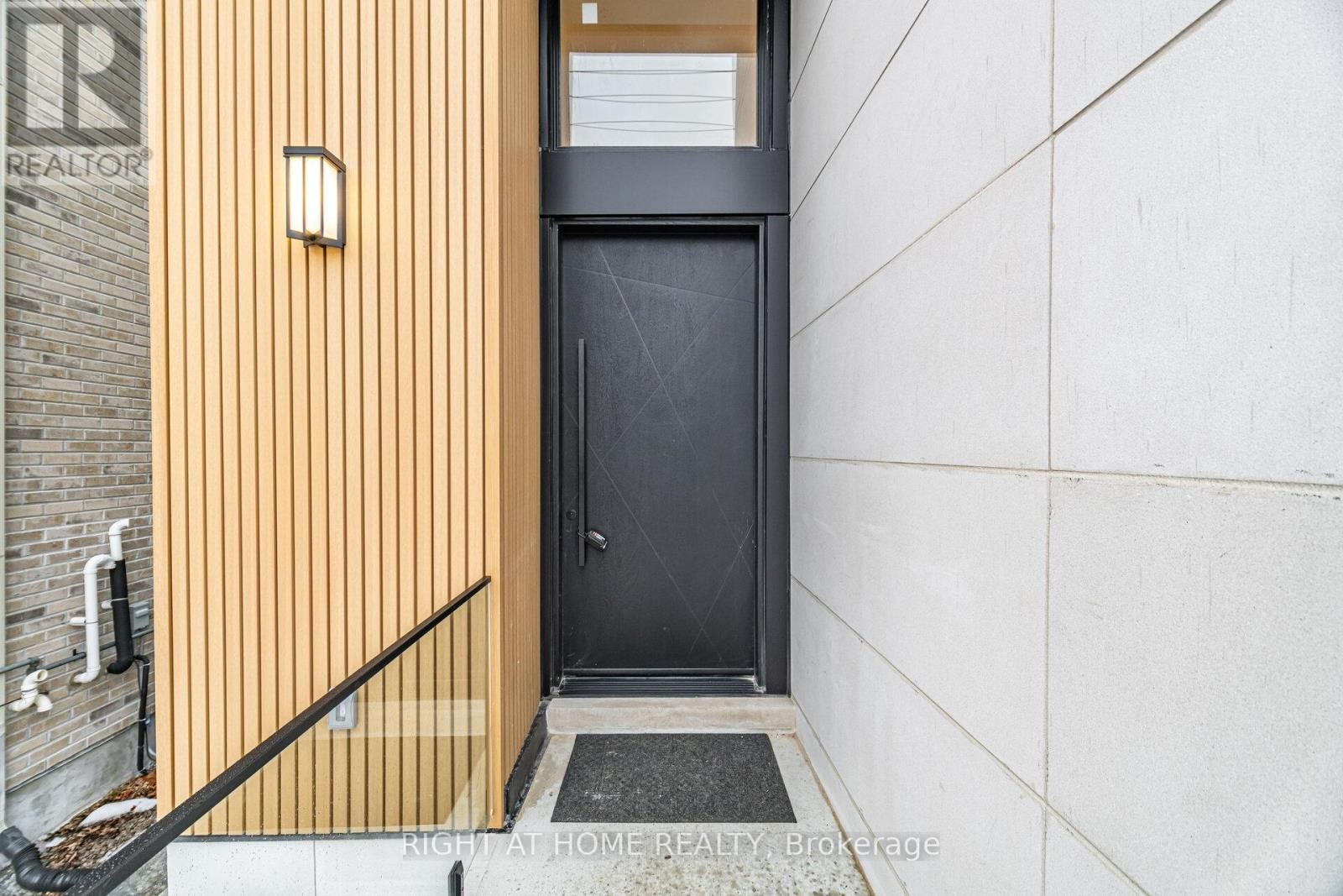 












287 VALERMO DRIVE

,
Toronto (Alderwood),




Ontario
M8W2L2

