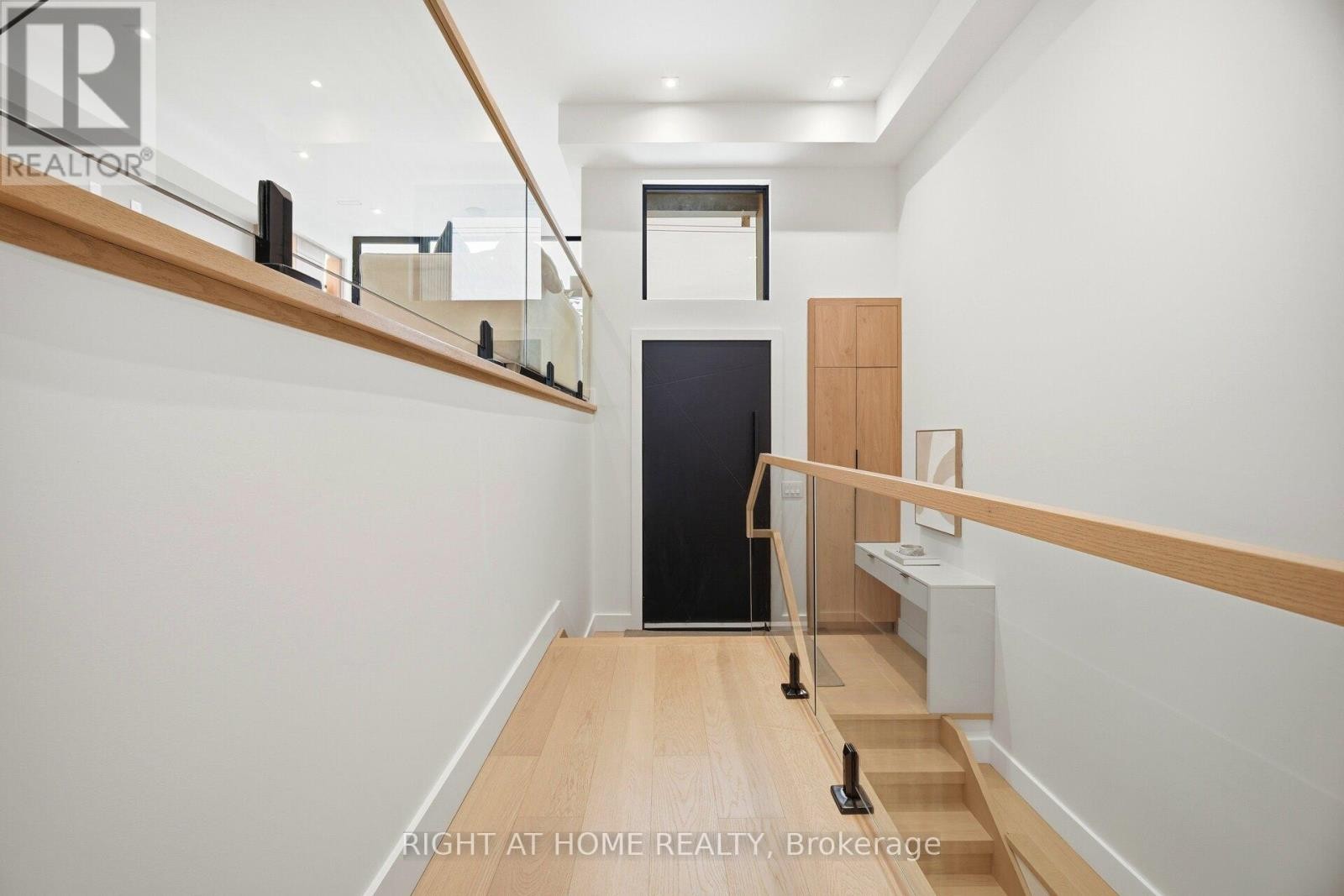 












287 VALERMO DRIVE

,
Toronto (Alderwood),




Ontario
M8W2L2

