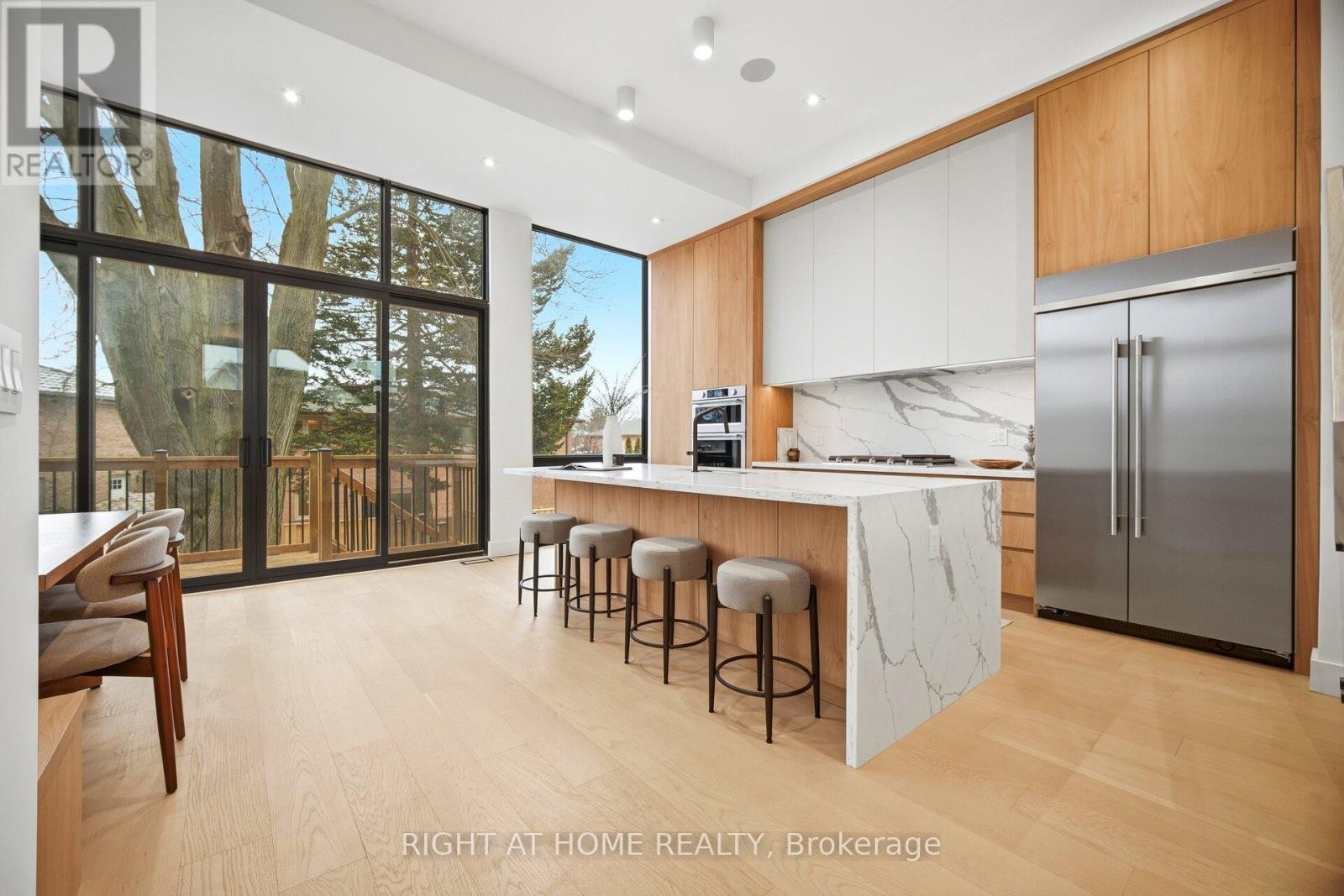 












287 VALERMO DRIVE

,
Toronto (Alderwood),




Ontario
M8W2L2

