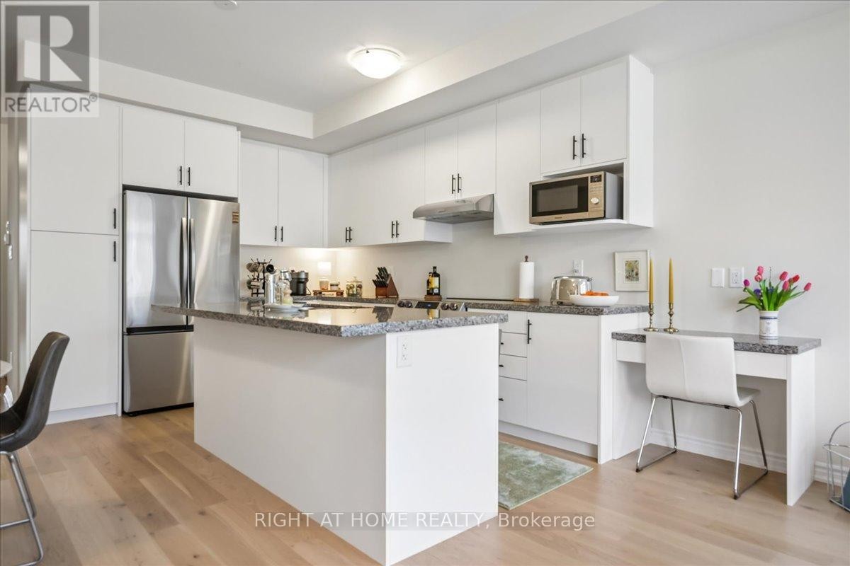 












2092 ELLERSTON COMMON

,
Burlington (Tyandaga),




Ontario
L7P0V6

