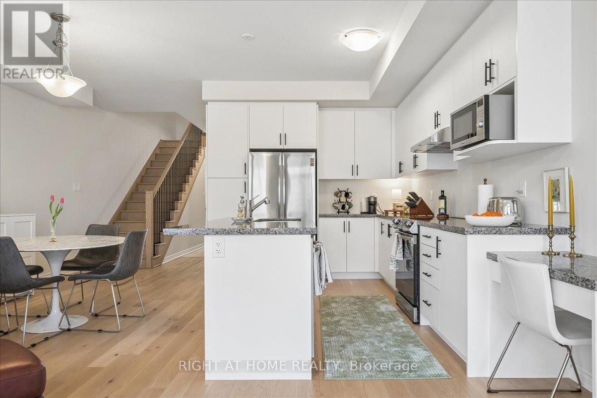 












2092 ELLERSTON COMMON

,
Burlington (Tyandaga),




Ontario
L7P0V6

