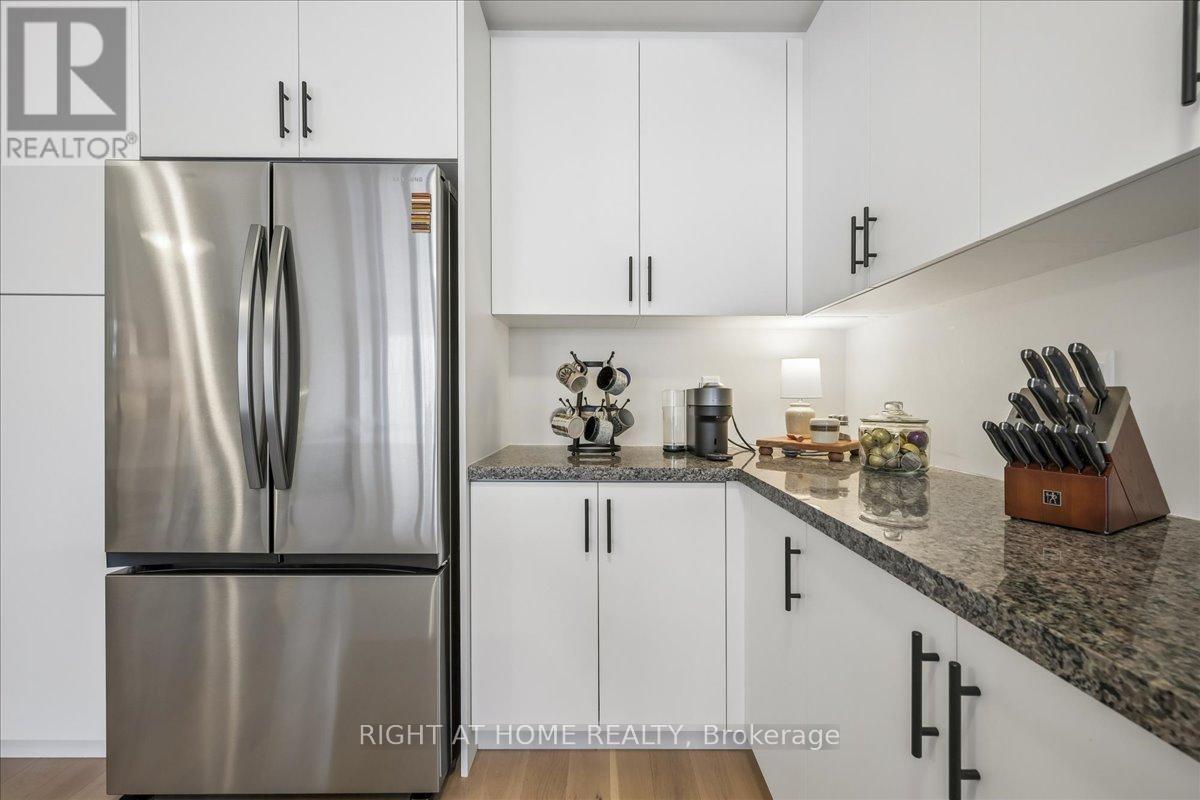 












2092 ELLERSTON COMMON

,
Burlington (Tyandaga),




Ontario
L7P0V6

