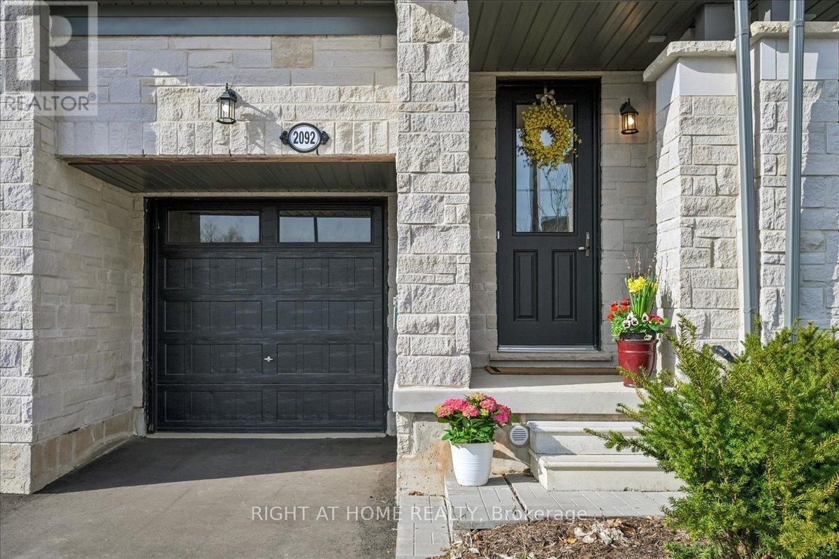 












2092 ELLERSTON COMMON

,
Burlington (Tyandaga),




Ontario
L7P0V6

