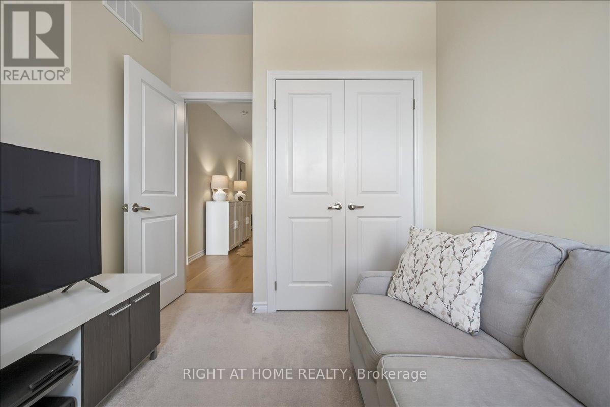 












2092 ELLERSTON COMMON

,
Burlington (Tyandaga),




Ontario
L7P0V6

