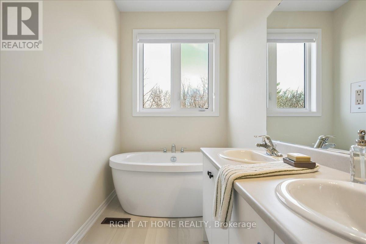 












2092 ELLERSTON COMMON

,
Burlington (Tyandaga),




Ontario
L7P0V6

