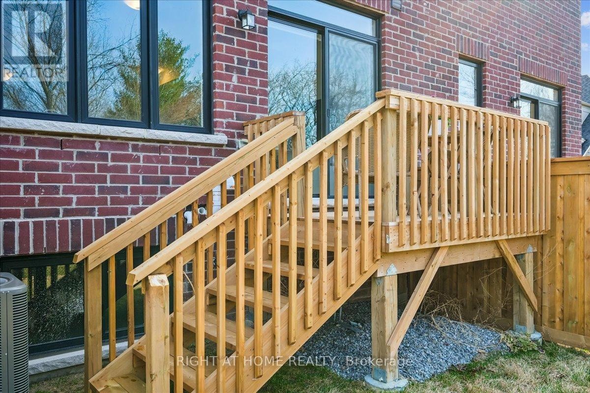 












2092 ELLERSTON COMMON

,
Burlington (Tyandaga),




Ontario
L7P0V6

