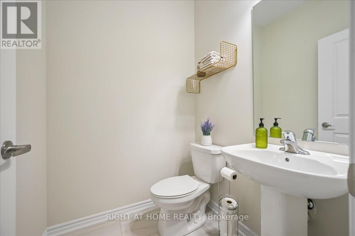












2092 ELLERSTON COMMON

,
Burlington (Tyandaga),




Ontario
L7P0V6

