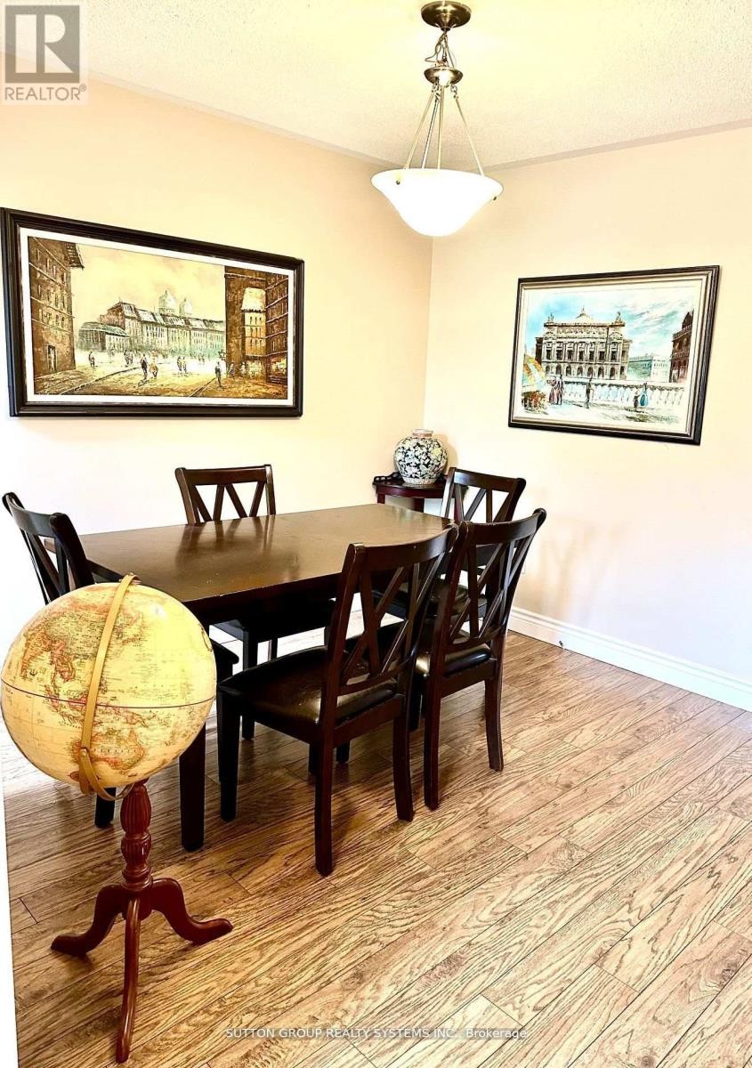 












2467 SPRINGFOREST DRIVE

,
Oakville (BC Bronte Creek),




Ontario
L6M0A2

