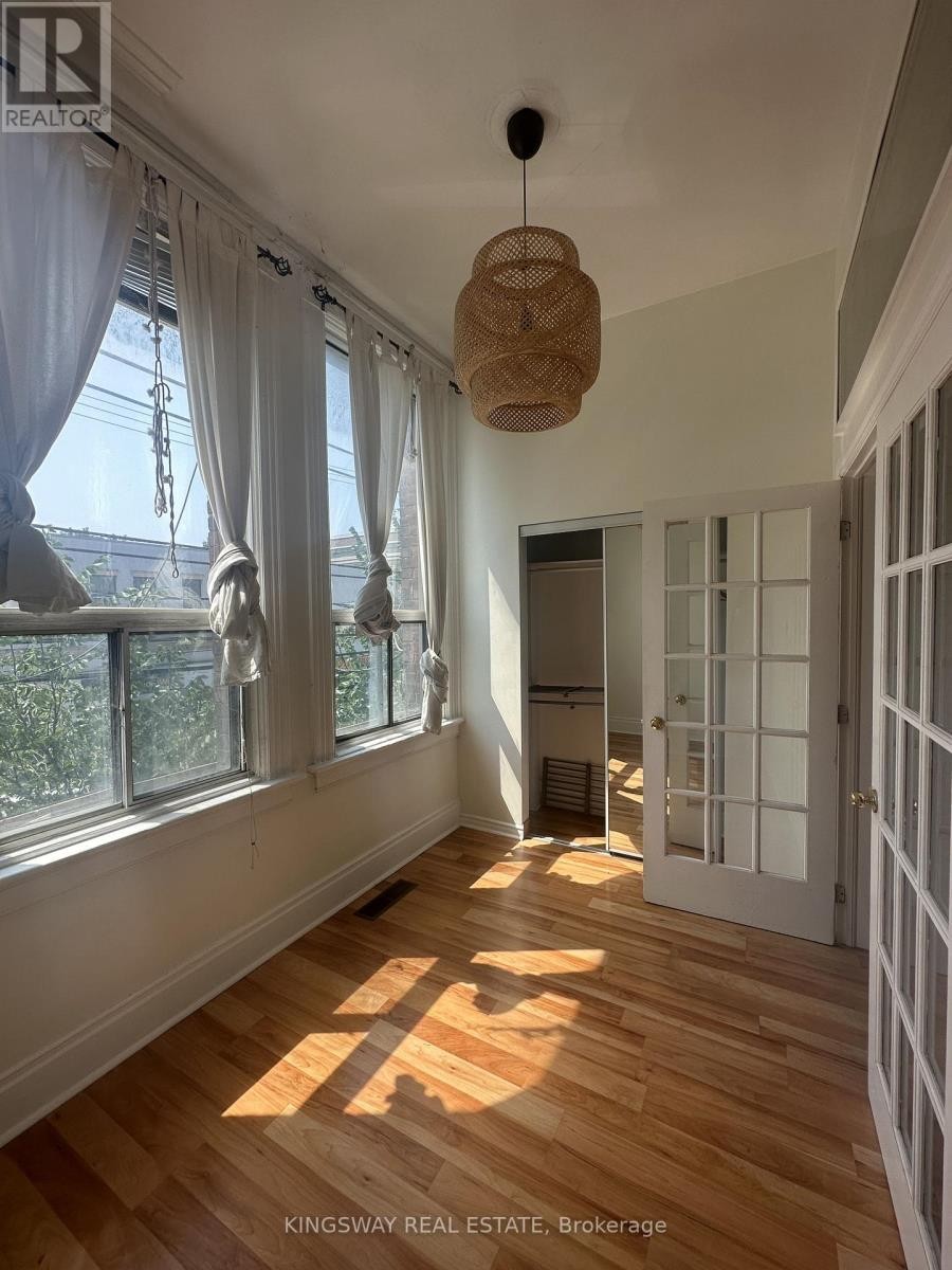 












2A - 1504 QUEEN STREET W

,
Toronto (Roncesvalles),




Ontario
M6R1A4

