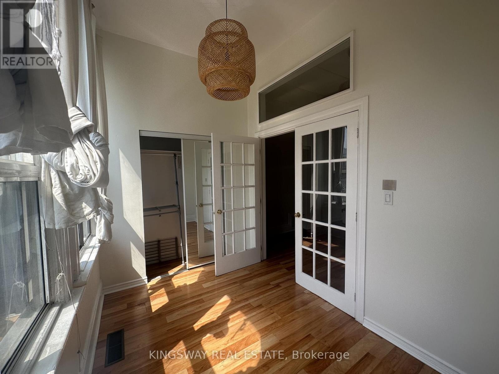 












2A - 1504 QUEEN STREET W

,
Toronto (Roncesvalles),




Ontario
M6R1A4

