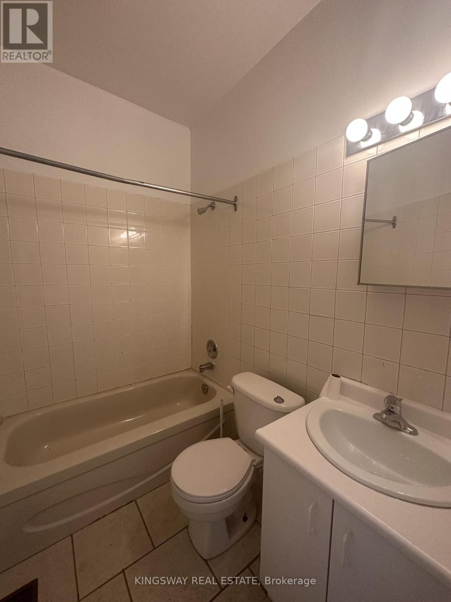 












2A - 1504 QUEEN STREET W

,
Toronto (Roncesvalles),




Ontario
M6R1A4

