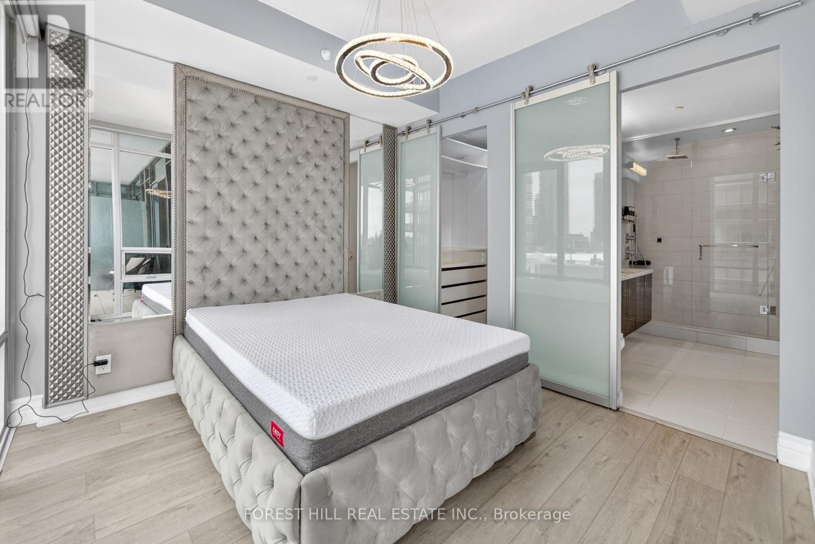 












509 - 88 PARK LAWN ROAD

,
Toronto (Mimico),




Ontario
M8Y0B5

