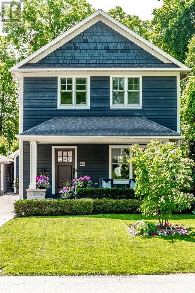 












44 HEAD STREET

,
Oakville (CO Central),




Ontario
L6K1L5

