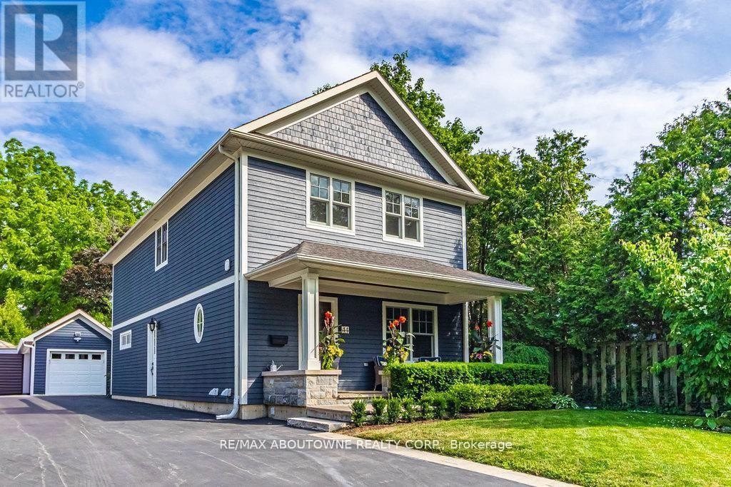 












44 HEAD STREET

,
Oakville (CO Central),




Ontario
L6K1L5

