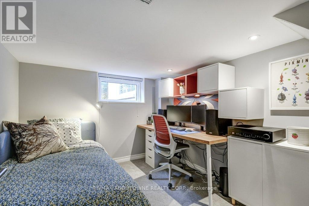 












2180 CAROLINE STREET

,
Burlington (Brant),




Ontario
L7R1M3

