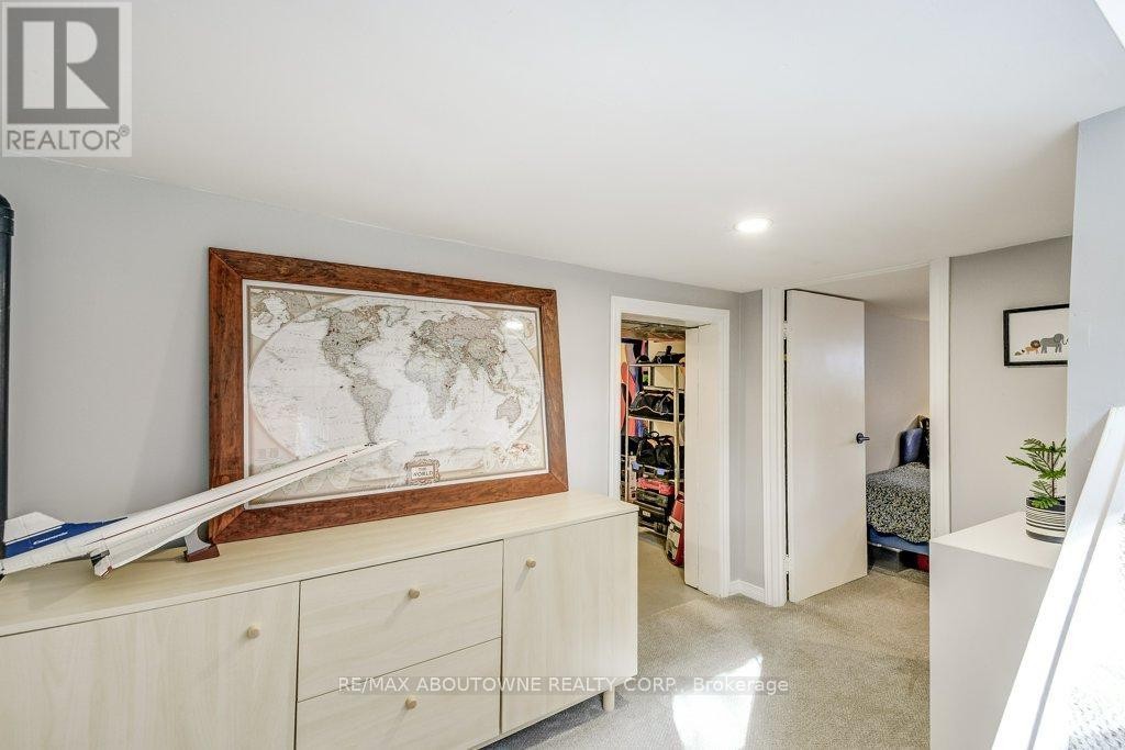 












2180 CAROLINE STREET

,
Burlington (Brant),




Ontario
L7R1M3

