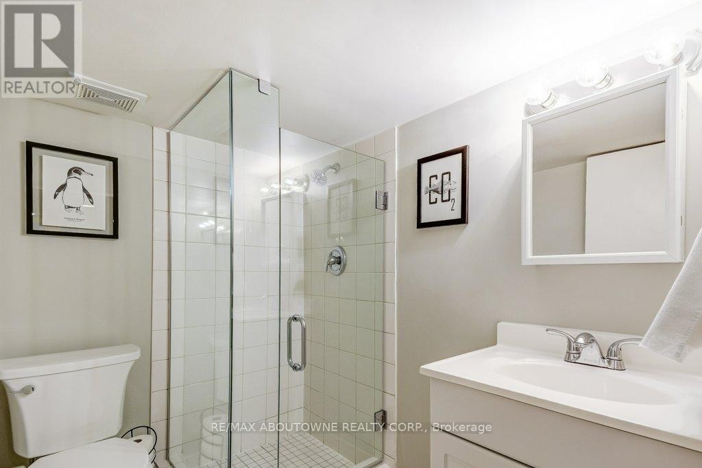 












2180 CAROLINE STREET

,
Burlington (Brant),




Ontario
L7R1M3

