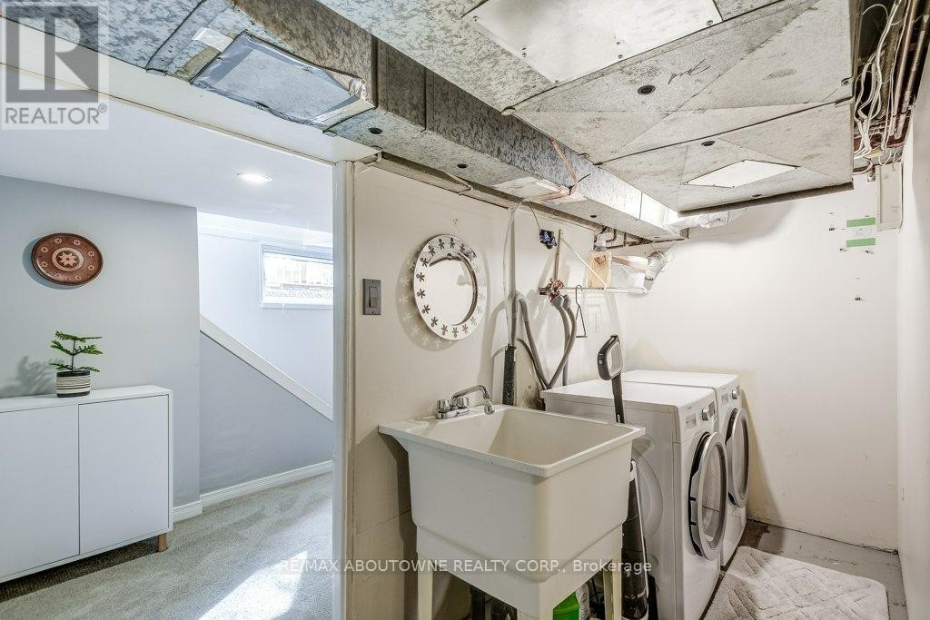 












2180 CAROLINE STREET

,
Burlington (Brant),




Ontario
L7R1M3

