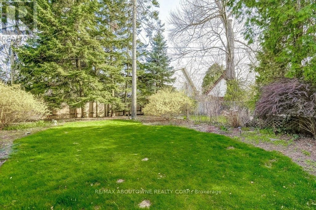 












2180 CAROLINE STREET

,
Burlington (Brant),




Ontario
L7R1M3

