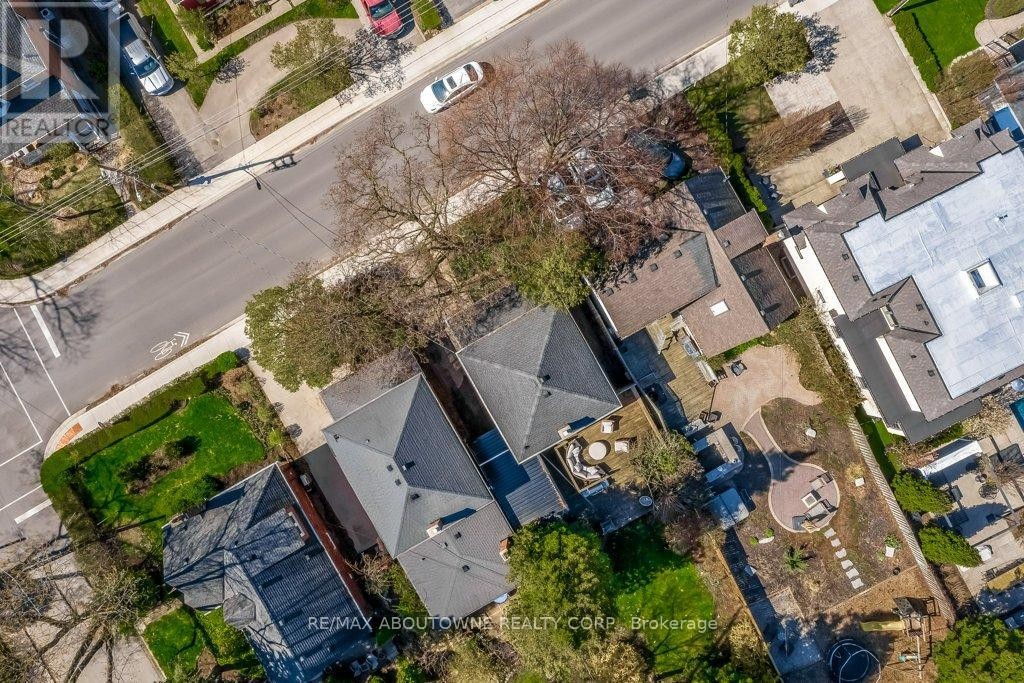 












2180 CAROLINE STREET

,
Burlington (Brant),




Ontario
L7R1M3

