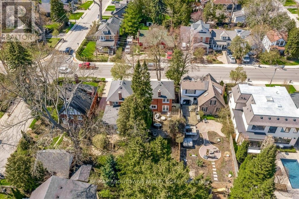 












2180 CAROLINE STREET

,
Burlington (Brant),




Ontario
L7R1M3

