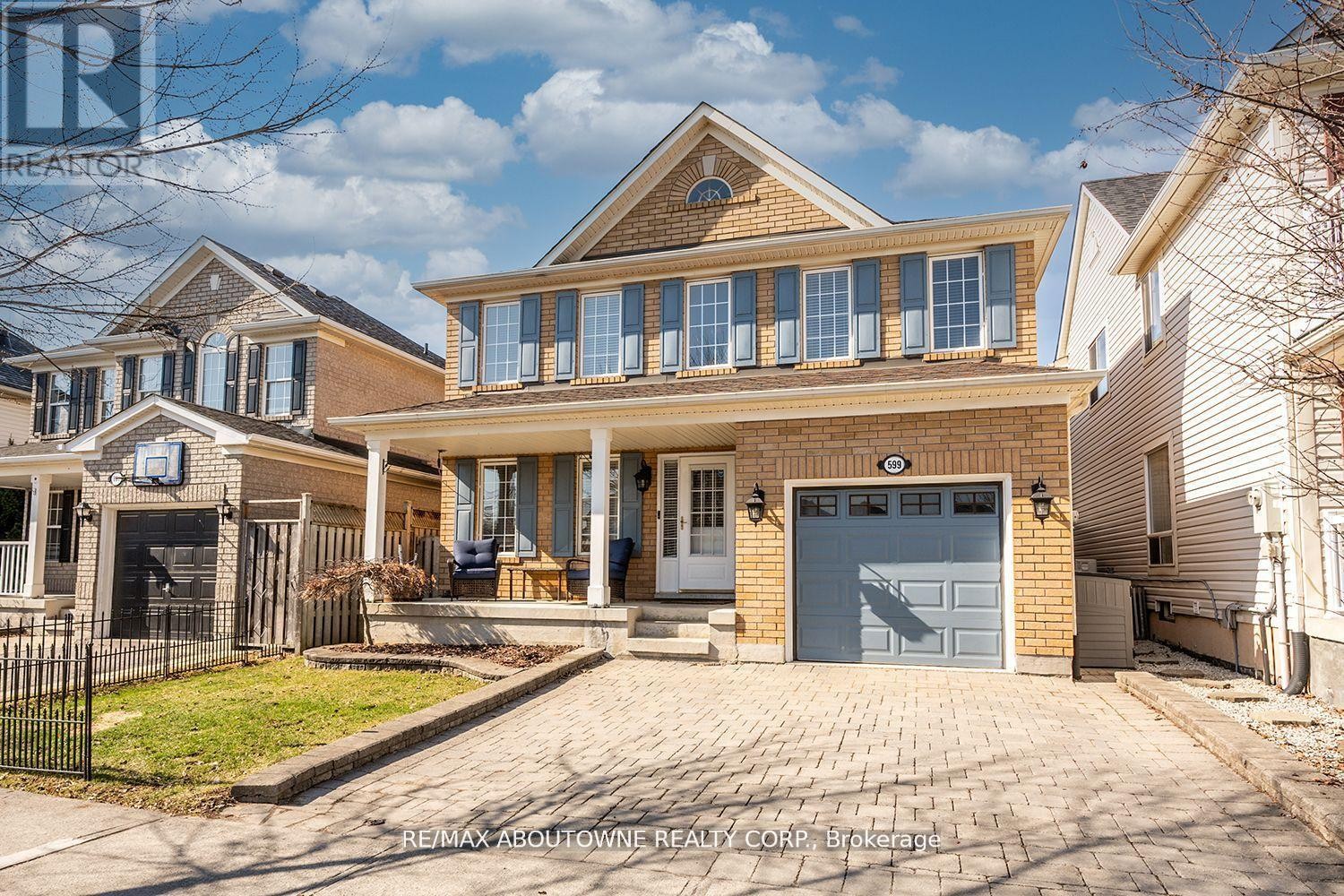 












599 CAVERHILL CRESCENT

,
Milton (CL Clarke),




Ontario
L9T5K1


