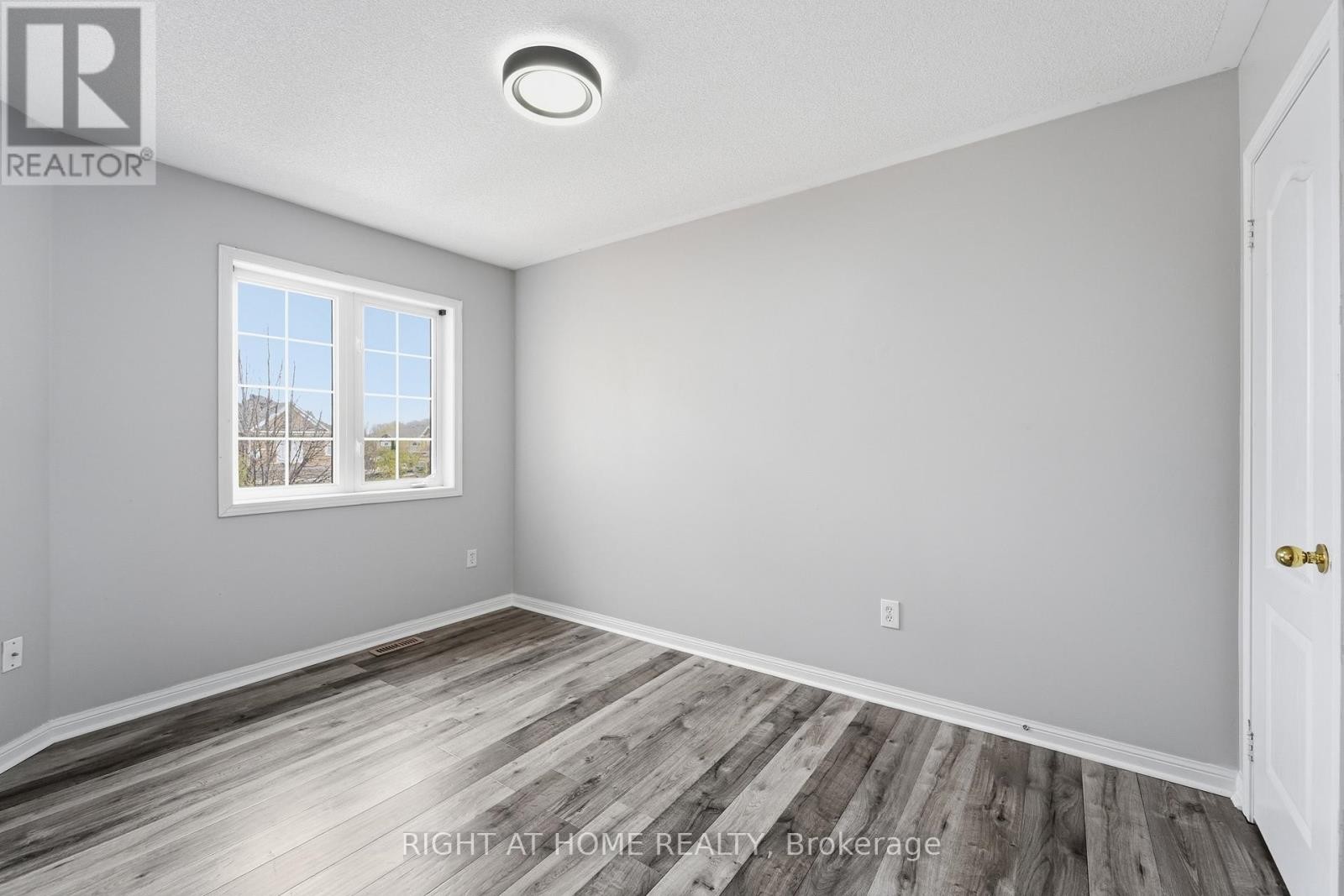 












83 HEADWATER ROAD

,
Caledon (Bolton West),




Ontario
L7E2W4

