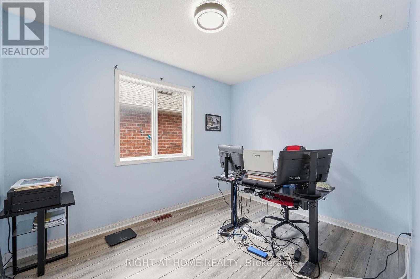 












83 HEADWATER ROAD

,
Caledon (Bolton West),




Ontario
L7E2W4

