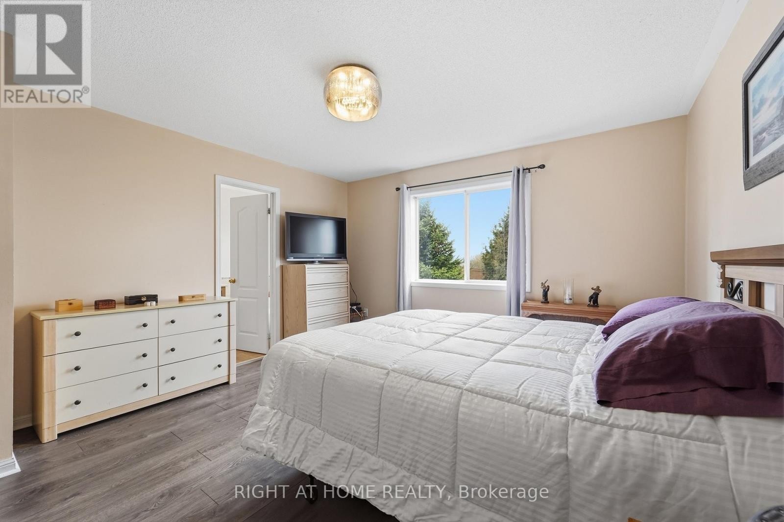 












83 HEADWATER ROAD

,
Caledon (Bolton West),




Ontario
L7E2W4

