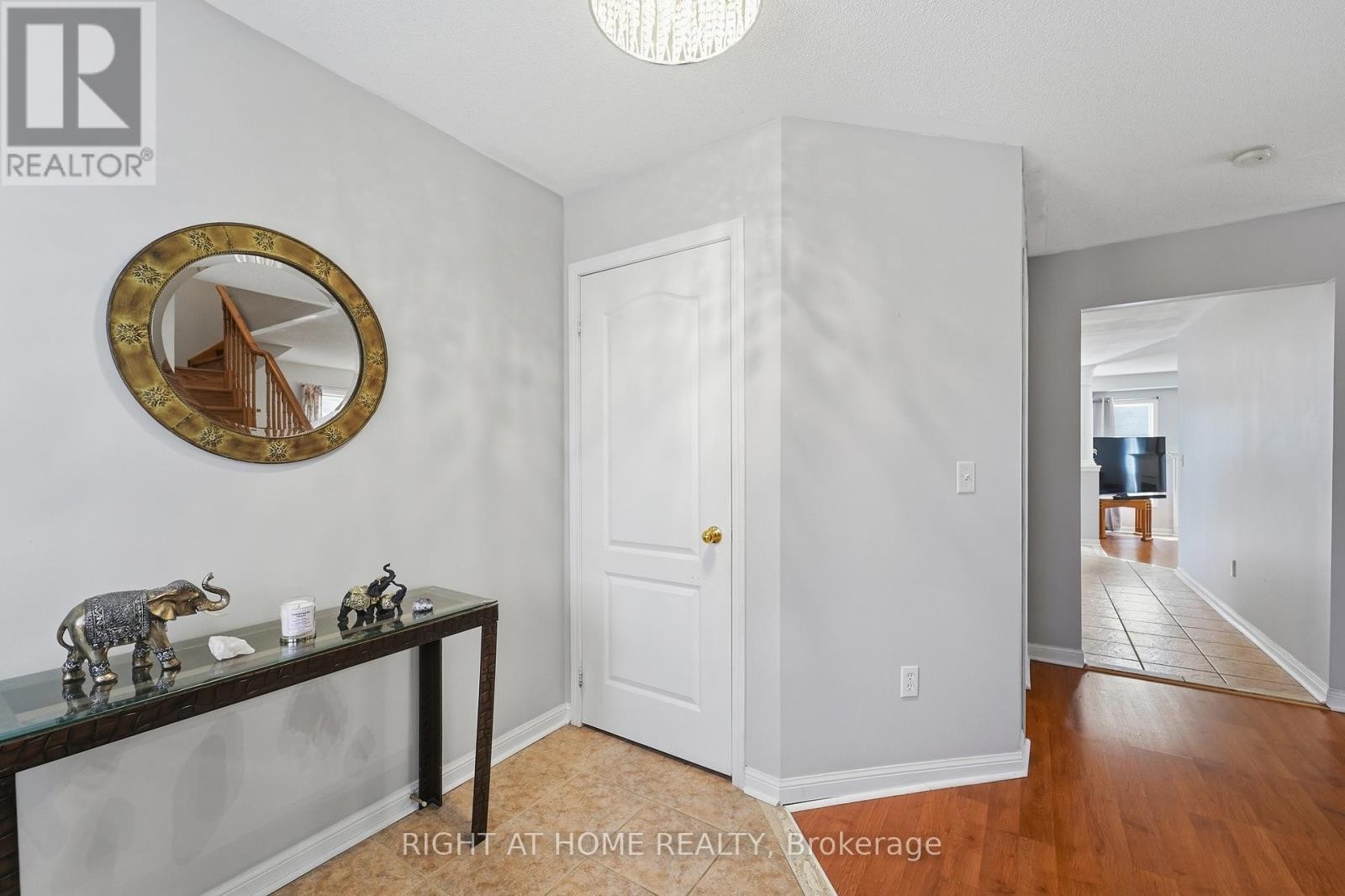 












83 HEADWATER ROAD

,
Caledon (Bolton West),




Ontario
L7E2W4

